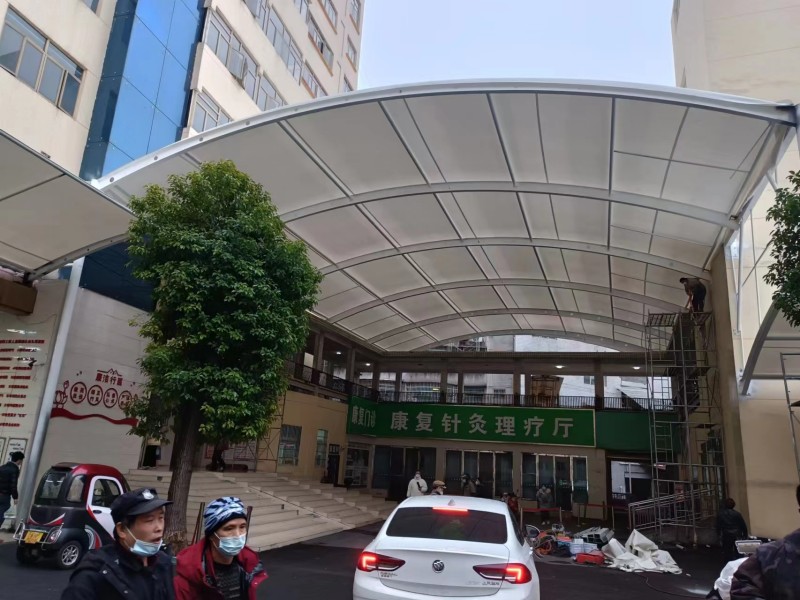 青浦区推拉雨棚定制厂家，仓库通道、卸货区移动伸缩棚搭建-2